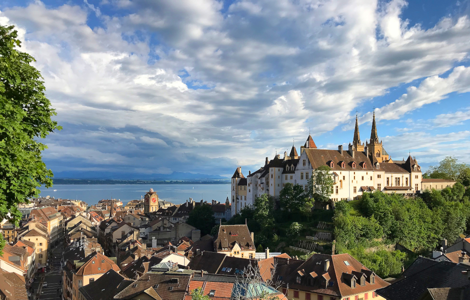 Schloss Neuenburg mit Neuenburgersee